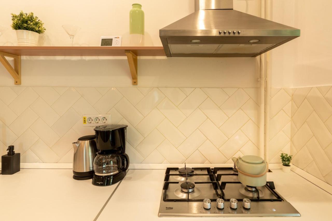 בוקרשט Ideal Stay: Spacious 2Br Apt Near Calea Victoriei מראה חיצוני תמונה
